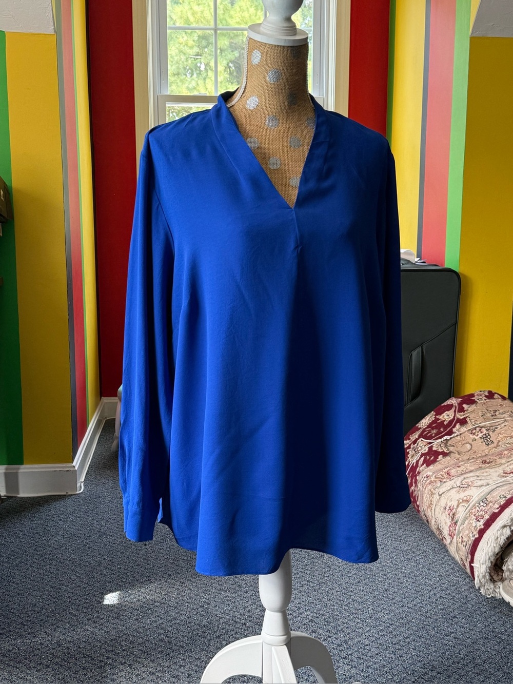 Eileen Fisher silk blouse. Classic V-Neck Blouse - Royal Blue. Size 1X